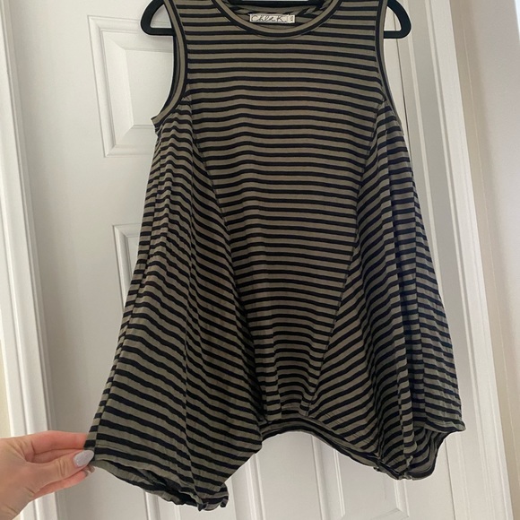 CHLOE K sharkbite flowy striped tunic tank top size XS - Picture 6 of 11
